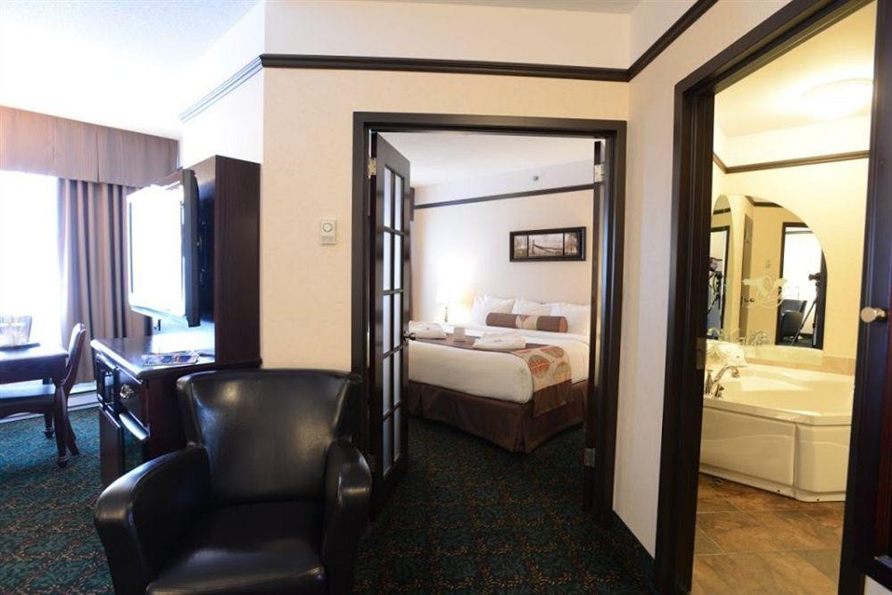 L'Escale Hotel Suites Val-d'Or Buitenkant foto