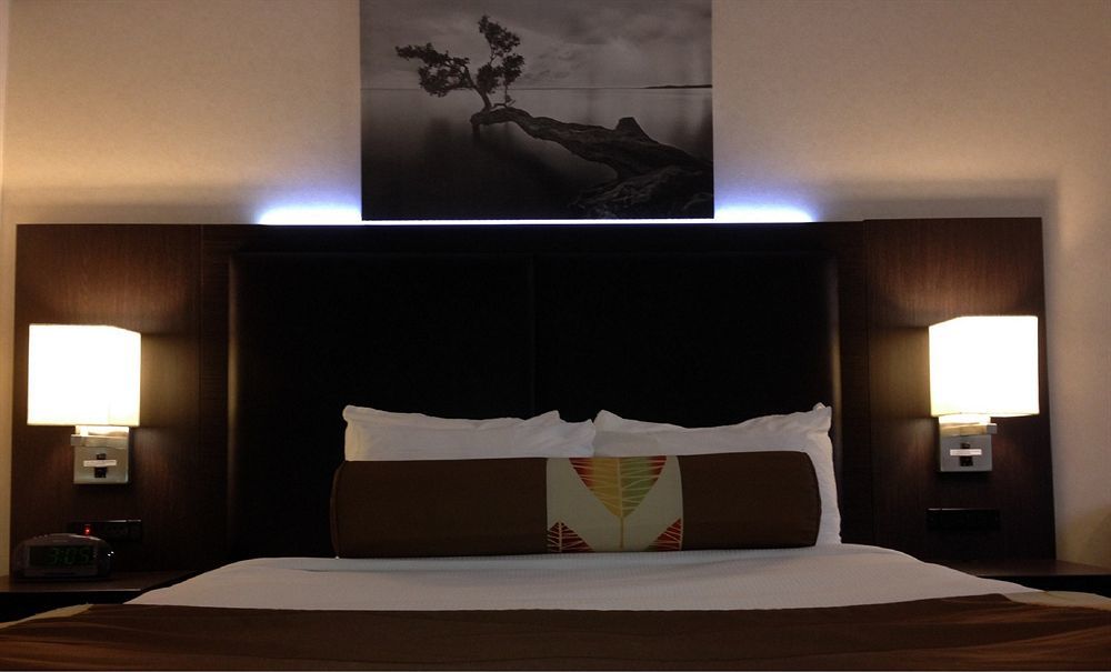 L'Escale Hotel Suites Val-d'Or Buitenkant foto